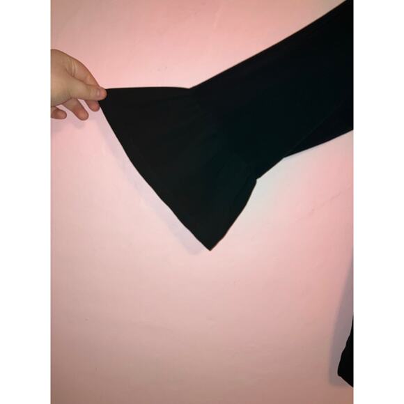 The limited black bell sleeve blouse size 1X - Picture 2 of 7